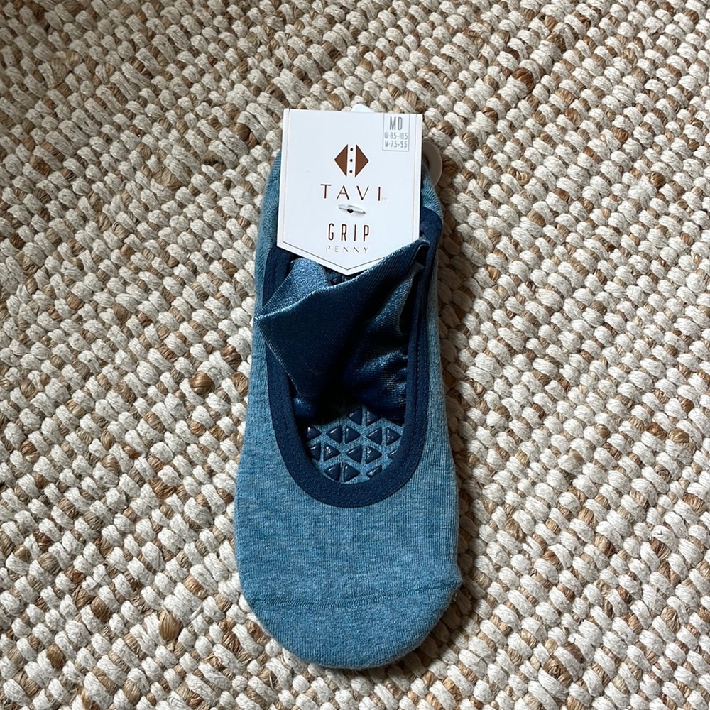 Tavi Grip Socks, Size Medium